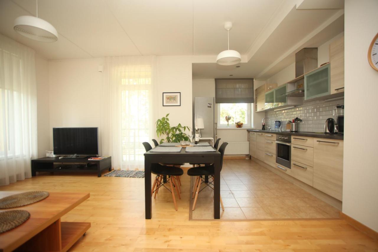 Cozy Home Apartment Kaivas, Free Parking, Self Check-In Riga Kültér fotó